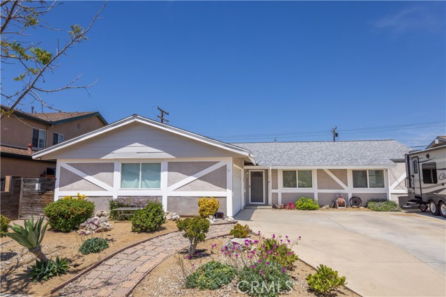 Detail Gallery Image 1 of 20 For 2065 Medina Ave, Simi Valley,  CA 93063 - 4 Beds | 2 Baths