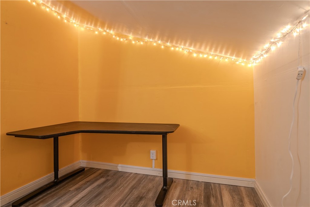 https://media.crmls.org/medias/93761b1d-a861-44ca-9b49-516f60c1a43c.jpg?preset=X-Large
