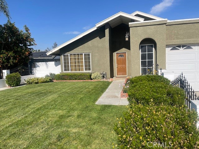 5674 Avenue Juan Bautista, Jurupa Valley CA: https://media.crmls.org/medias/9376cb90-40a9-48c3-bfdf-2fd615dc3fb3.jpg