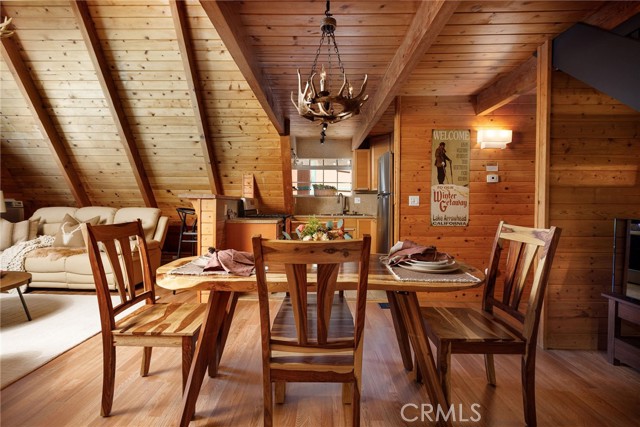 Detail Gallery Image 6 of 34 For 422 Pyramid, Lake Arrowhead,  CA 92352 - 3 Beds | 2 Baths