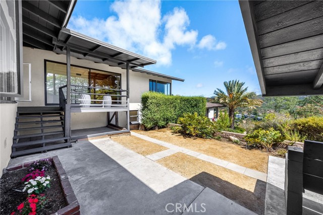 1961 Temple Hills Drive, Laguna Beach CA: https://media.crmls.org/medias/93783c37-2b33-4280-aef0-d9180c9df4d9.jpg