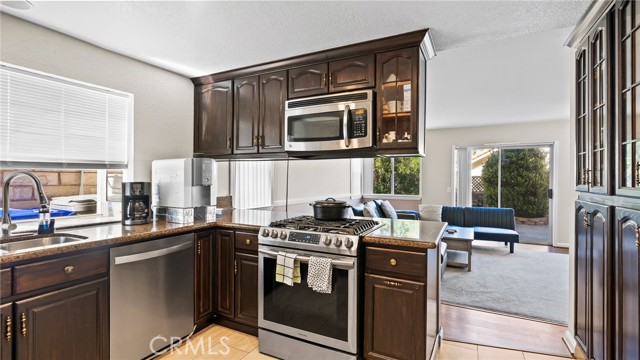 Detail Gallery Image 27 of 56 For 19765 Azure Field Dr, Newhall,  CA 91321 - 3 Beds | 2/1 Baths