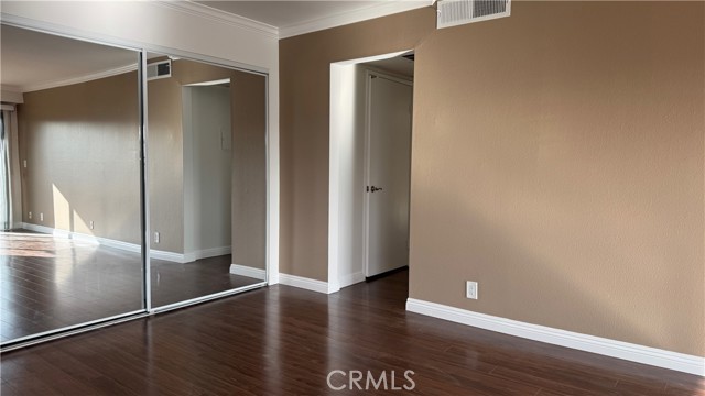 Detail Gallery Image 5 of 30 For 11162 Camarillo St #309,  –,  CA 91602 - 3 Beds | 3 Baths