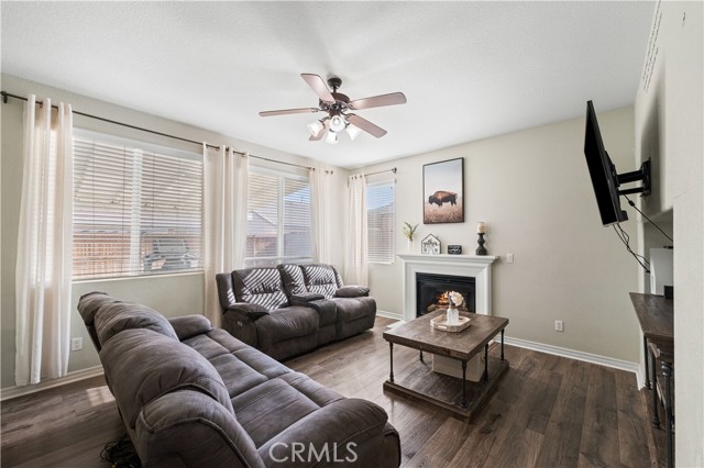 Detail Gallery Image 8 of 44 For 3116 Perdot Ave, Rosamond,  CA 93560 - 4 Beds | 2/1 Baths
