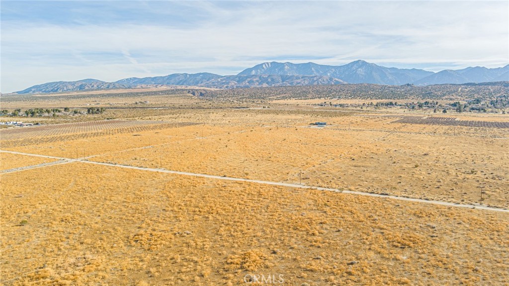 https://media.crmls.org/medias/937ae19f-56c7-449c-b4e9-96b0339ea5a0.jpg?preset=X-Large