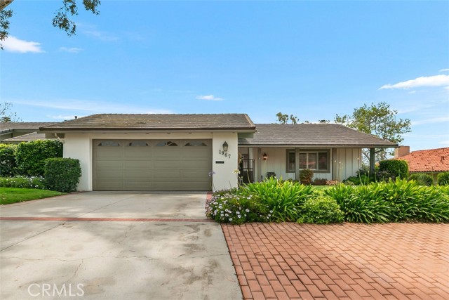 Detail Gallery Image 1 of 36 For 1967 Vista Del Oro, Newport Beach,  CA 92660 - 3 Beds | 2 Baths