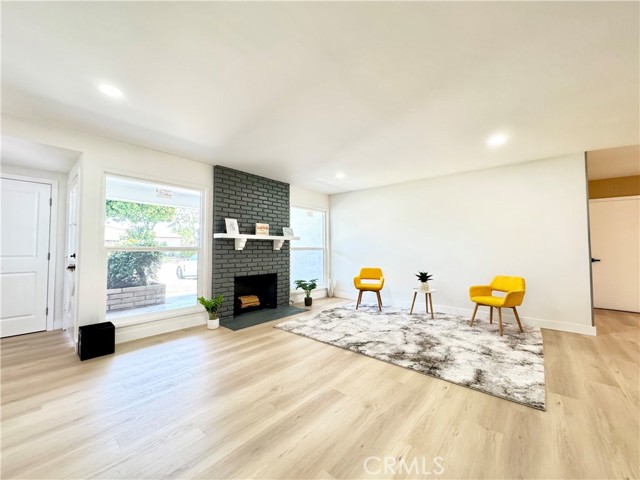Detail Gallery Image 5 of 23 For 16501 Rhone Ln, Huntington Beach,  CA 92647 - 4 Beds | 2 Baths