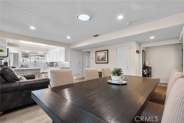 Detail Gallery Image 14 of 59 For 9559 9561 Natick Ave, North Hills,  CA 91343 - 5 Beds | 4 Baths