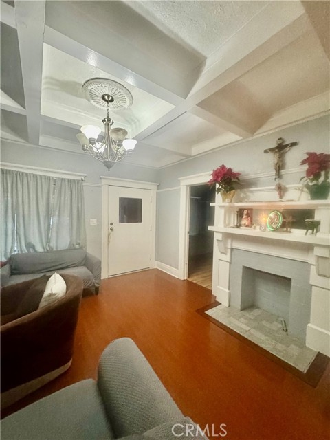 Detail Gallery Image 10 of 31 For 2129 30th W 30th St, Los Angeles,  CA 90018 - 4 Beds | 1 Baths