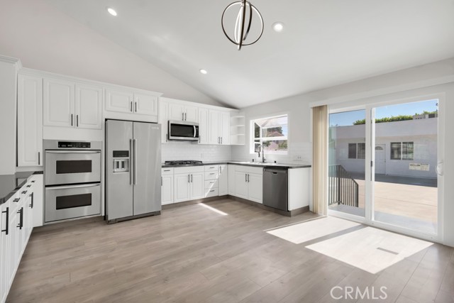 5434 Sylvia Avenue, Tarzana CA: https://media.crmls.org/medias/937ec8f1-1460-49c9-b531-9af5e43a0b18.jpg