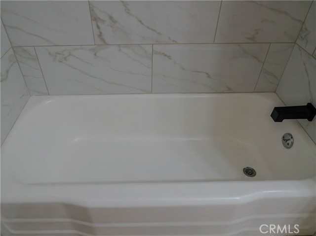 Detail Gallery Image 11 of 42 For 15801 Malpais Ln, Victorville,  CA 92394 - 3 Beds | 2 Baths