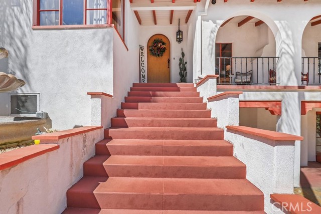 Detail Gallery Image 4 of 69 For 1804 Valle Vista, Redlands,  CA 92373 - 6 Beds | 4/1 Baths