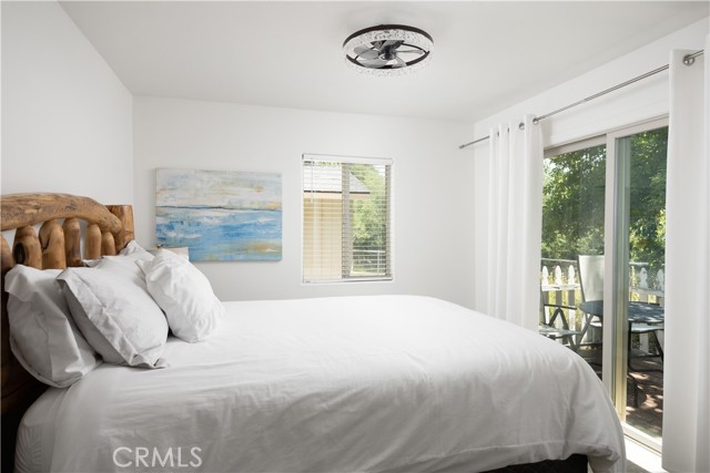 989 Cameron Drive, Big Bear Lake CA: https://media.crmls.org/medias/937fe806-6d87-468b-a4bc-faaafeb9158e.jpg