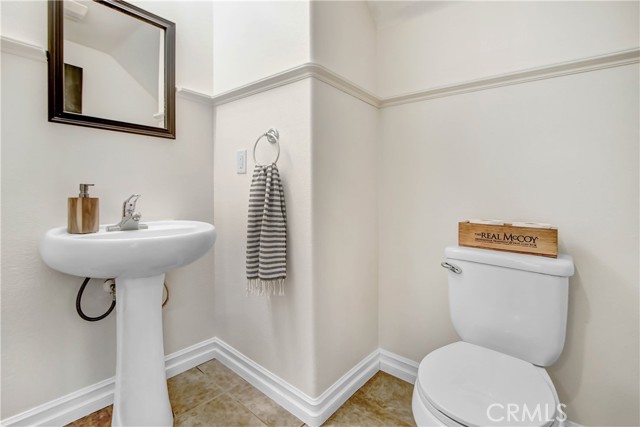 Detail Gallery Image 8 of 16 For 11917 Greenbluff Way, Yucaipa,  CA 92399 - 3 Beds | 2/1 Baths