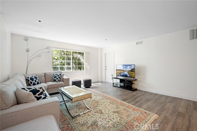 Detail Gallery Image 6 of 23 For 138 S Adams St #2,  Glendale,  CA 91205 - 2 Beds | 2 Baths