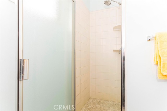 Detail Gallery Image 24 of 37 For 6000 Coldwater Canyon Ave #18,  North Hollywood,  CA 91606 - 3 Beds | 2/1 Baths