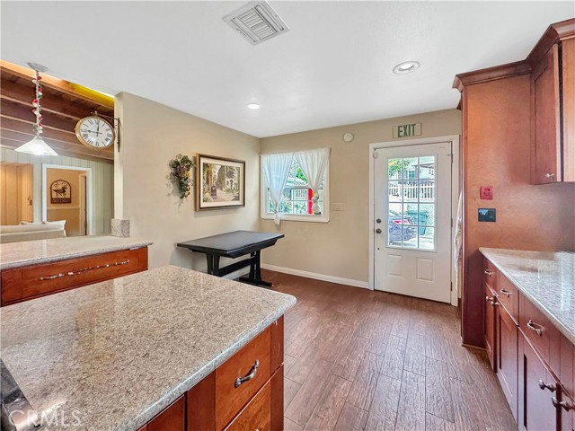 7736 Sugar Drive, Huntington Beach CA: https://media.crmls.org/medias/938150a0-3f07-4428-8a28-fe37c8293e54.jpg