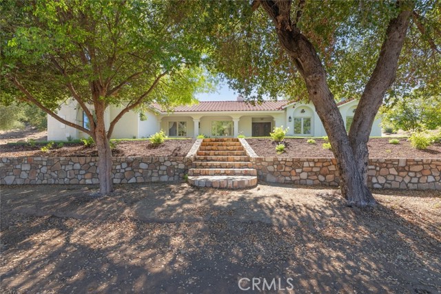 Detail Gallery Image 1 of 44 For 40994 Calle Bandido, Murrieta,  CA 92562 - 3 Beds | 3 Baths