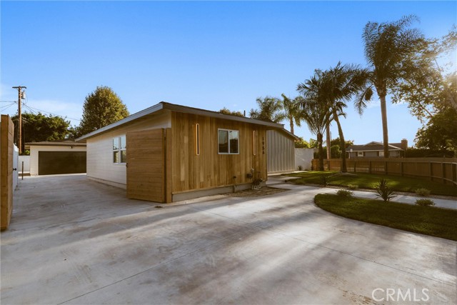 Detail Gallery Image 9 of 75 For 1956 Volk Ave, Long Beach,  CA 90815 - 4 Beds | 3 Baths