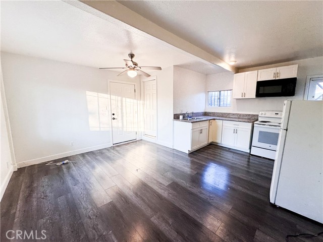1746 W 82nd Street, Los Angeles CA: https://media.crmls.org/medias/9382c867-0379-4c6d-a8a4-daa1584b6a43.jpg