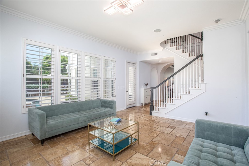 MLS #OC25176221 image #4