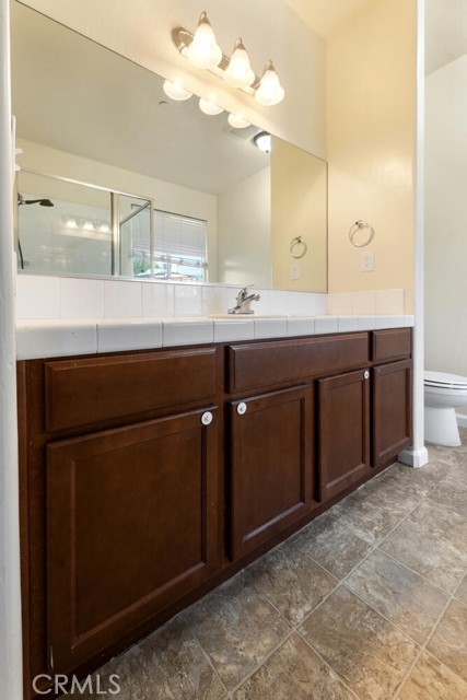 Detail Gallery Image 7 of 17 For 2336 N Park Ct, Visalia,  CA 93291 - 3 Beds | 2 Baths