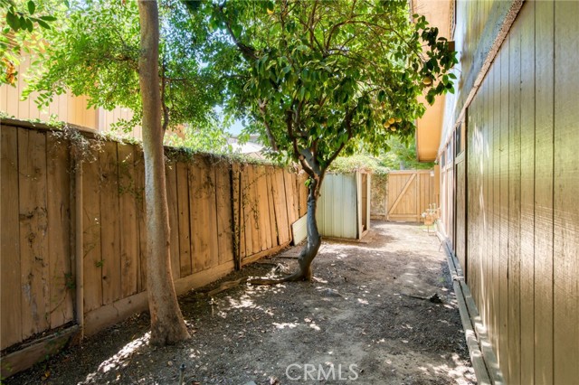6300 N Palm Avenue, Fresno CA: https://media.crmls.org/medias/9383cf72-5af6-4f14-9ec4-614701f18a5f.jpg