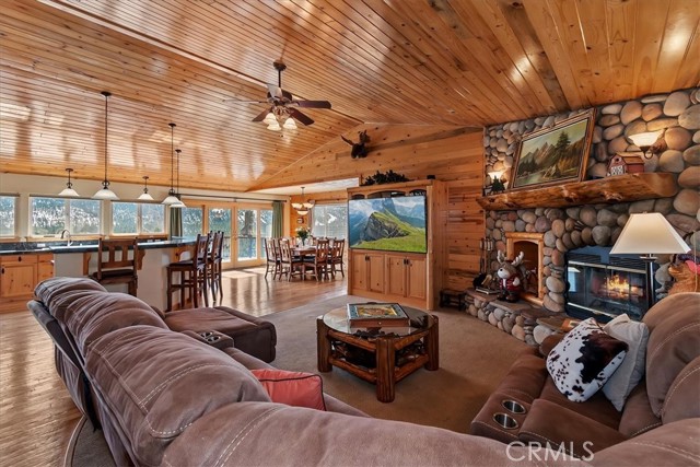 Detail Gallery Image 6 of 75 For 42545 Pegasus, Big Bear Lake,  CA 92315 - 5 Beds | 4 Baths