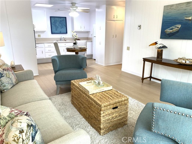 Detail Gallery Image 3 of 33 For 13631 Annandale Dr. M1-7l, Seal Beach,  CA 90740 - 2 Beds | 1 Baths