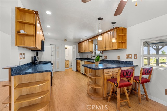 Detail Gallery Image 3 of 31 For 21103 Wigwam St, Apple Valley,  CA 92307 - 3 Beds | 1/1 Baths