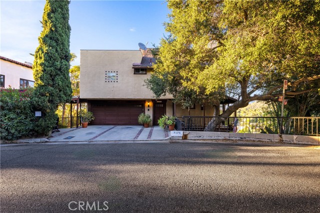 Detail Gallery Image 1 of 1 For 7175 Woodrow Wilson Dr, Los Angeles,  CA 90068 - 3 Beds | 2 Baths