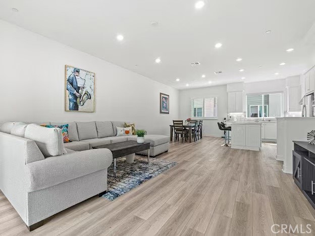 Detail Gallery Image 17 of 44 For 352 Tank, Irvine,  CA 92618 - 3 Beds | 3/1 Baths