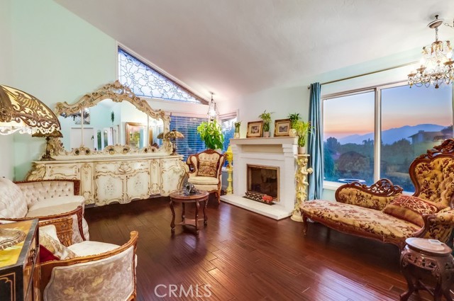 Detail Gallery Image 9 of 38 For 19974 E Limecrest Dr, Covina,  CA 91724 - 6 Beds | 4 Baths