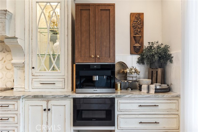 2278 Lindsey Court, Fallbrook CA: https://media.crmls.org/medias/93862886-e946-4e37-8000-e4c4d82a8e1f.jpg