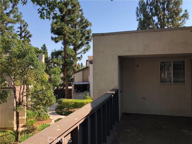 Detail Gallery Image 3 of 19 For 1240 Cabrillo Park, Santa Ana,  CA 92701 - 2 Beds | 2 Baths
