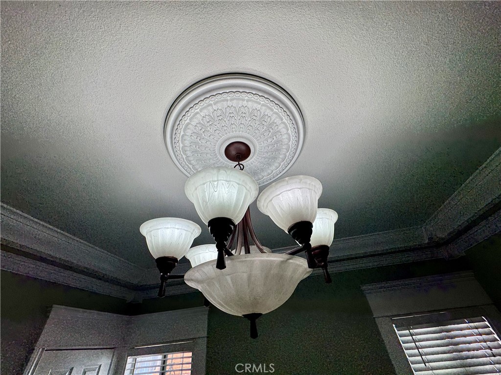 https://media.crmls.org/medias/938742f4-24f8-4757-aec3-8b316ff0f282.jpg?preset=X-Large