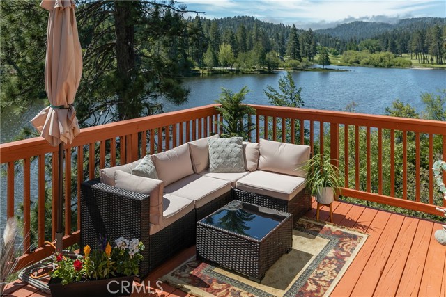 781 Brentwood Drive, Lake Arrowhead CA: https://media.crmls.org/medias/93881325-1ae6-49ac-916e-c11bf4a76202.jpg