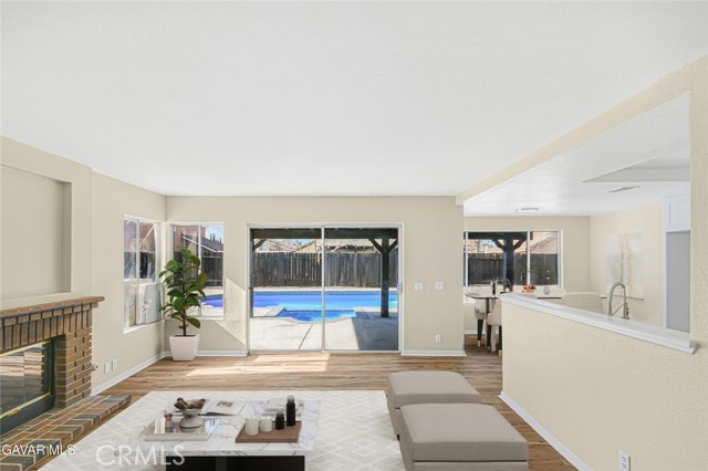 Detail Gallery Image 8 of 24 For 37717 49th, Palmdale,  CA 93552 - 3 Beds | 3 Baths