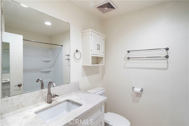Detail Gallery Image 14 of 21 For 10520 Lakeside Dr #E,  Garden Grove,  CA 92840 - 1 Beds | 1 Baths