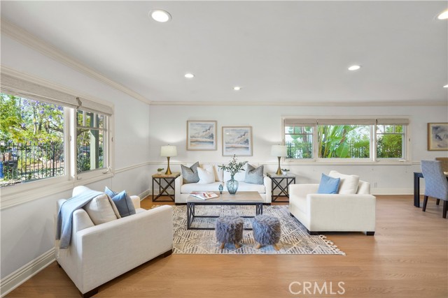 22550 Flamingo Street, Woodland Hills CA: https://media.crmls.org/medias/9388ba10-603e-4c86-bf4f-e68865469c18.jpg