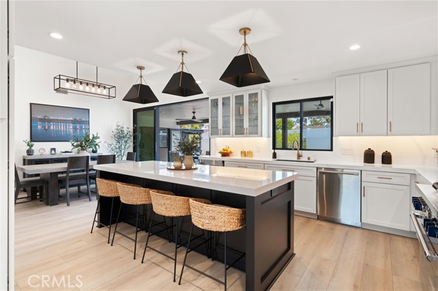 19582 Summer Breeze Lane, Huntington Beach CA: https://media.crmls.org/medias/93892041-156c-4fd7-a4e8-77e1aa1392ae.jpg