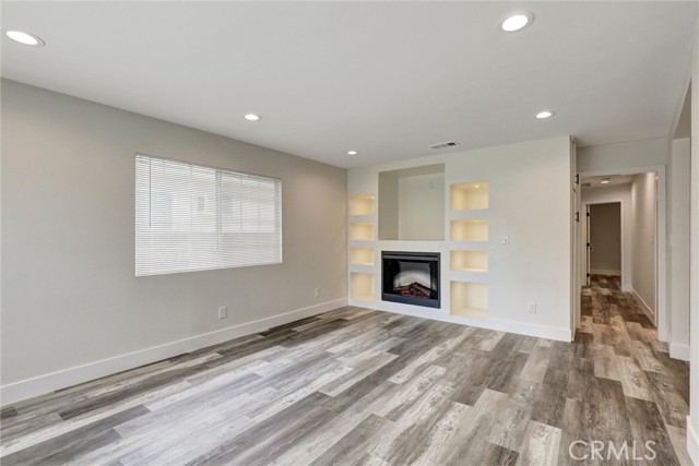 402 E Glendale Drive, Orange CA: https://media.crmls.org/medias/938b162b-f5d2-4e60-81bc-97c370dbf6cf.jpg
