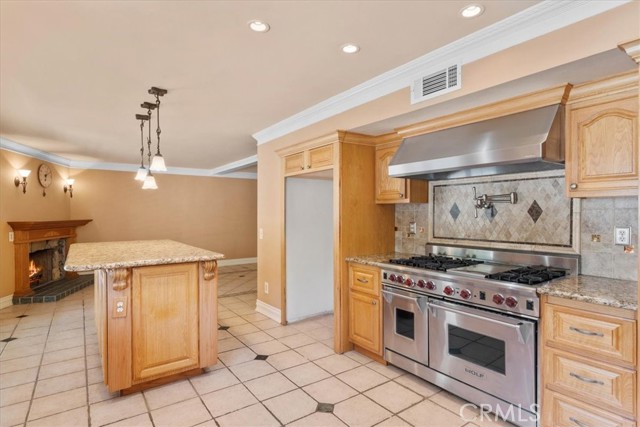 10586 Ring Ave, Rancho Cucamonga CA: https://media.crmls.org/medias/938b2f44-8ec2-4a02-b6ae-b6af06cde4ad.jpg