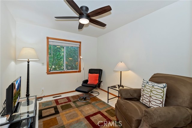 Detail Gallery Image 19 of 48 For 1162 Brentwood Dr, Lake Arrowhead,  CA 92352 - 3 Beds | 2/1 Baths