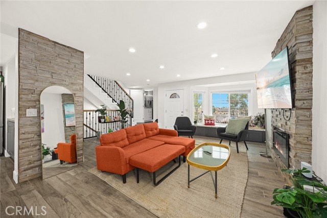 Detail Gallery Image 12 of 34 For 1569 W Jefferson Blvd,, Los Angeles,  CA 90018 - 3 Beds | 2/1 Baths
