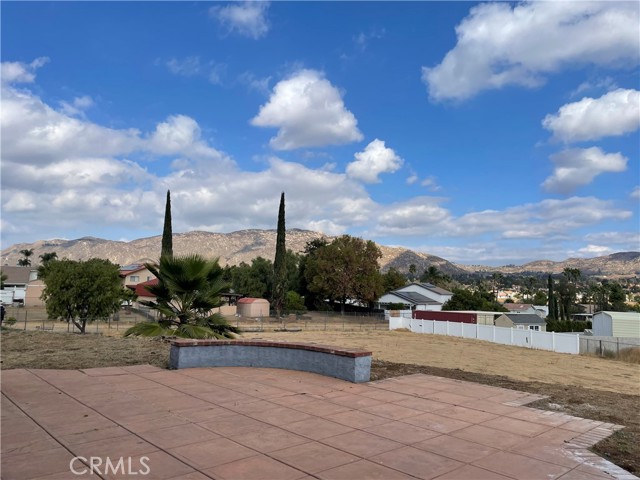 Detail Gallery Image 13 of 16 For 11286 Gunsmoke Ln, Moreno Valley,  CA 92557 - 4 Beds | 3 Baths