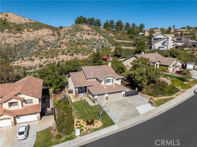 Detail Gallery Image 4 of 43 For 29655 Mammoth Ln, Canyon Country,  CA 91387 - 4 Beds | 3 Baths