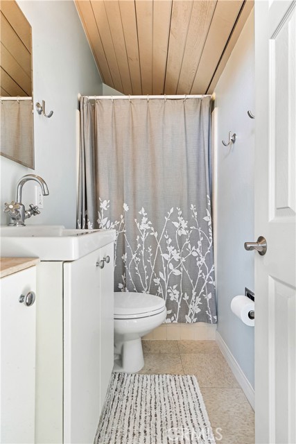 Detail Gallery Image 6 of 21 For 235 62nd St, Newport Beach,  CA 92663 - 3 Beds | 3 Baths