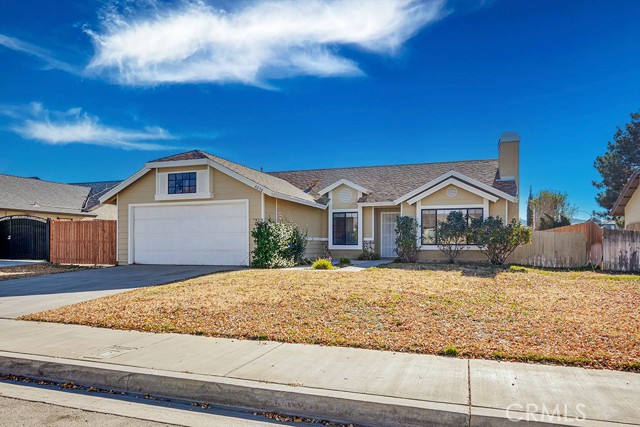 Detail Gallery Image 1 of 23 For 4058 Saddleback Rd, Palmdale,  CA 93552 - 3 Beds | 2 Baths