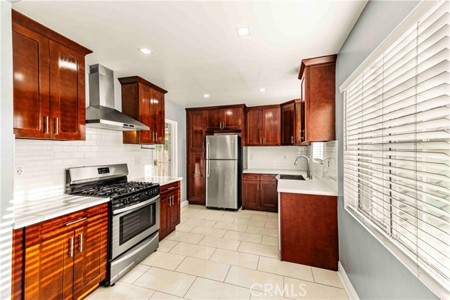 Detail Gallery Image 4 of 39 For 15534 Carfax, Bellflower,  CA 90706 - 3 Beds | 2 Baths